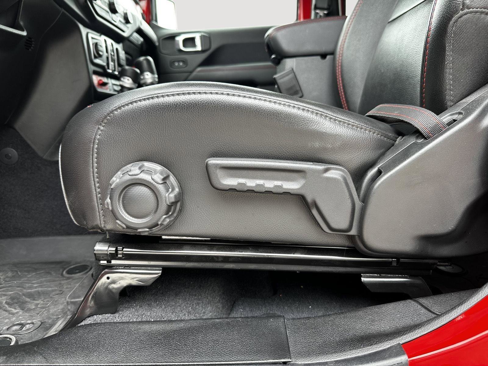 Used 2022 Jeep Gladiator Rubicon w/ LED Lighting Group AWD/4WD image 8