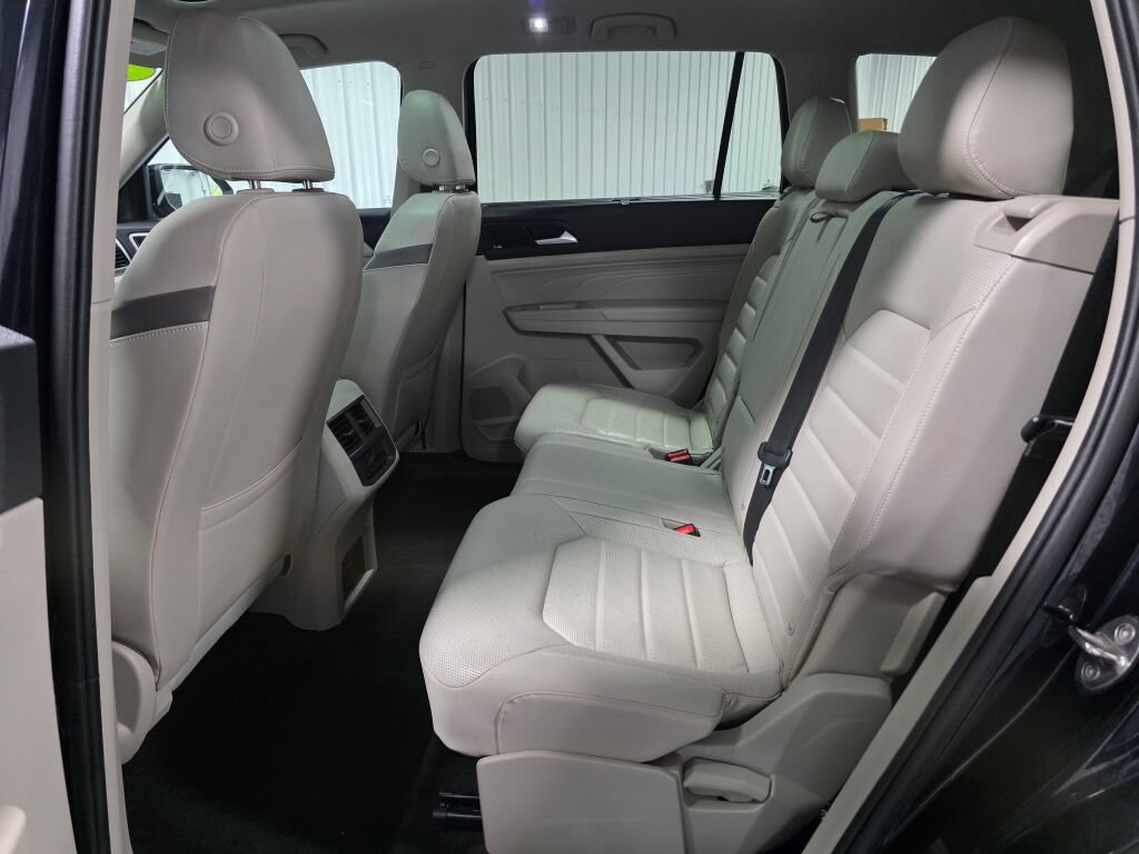 Used 2023 Volkswagen Atlas SEL Premium AWD/4WD image 10