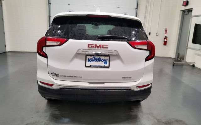 Used 2024 GMC Terrain SLT AWD/4WD image 7