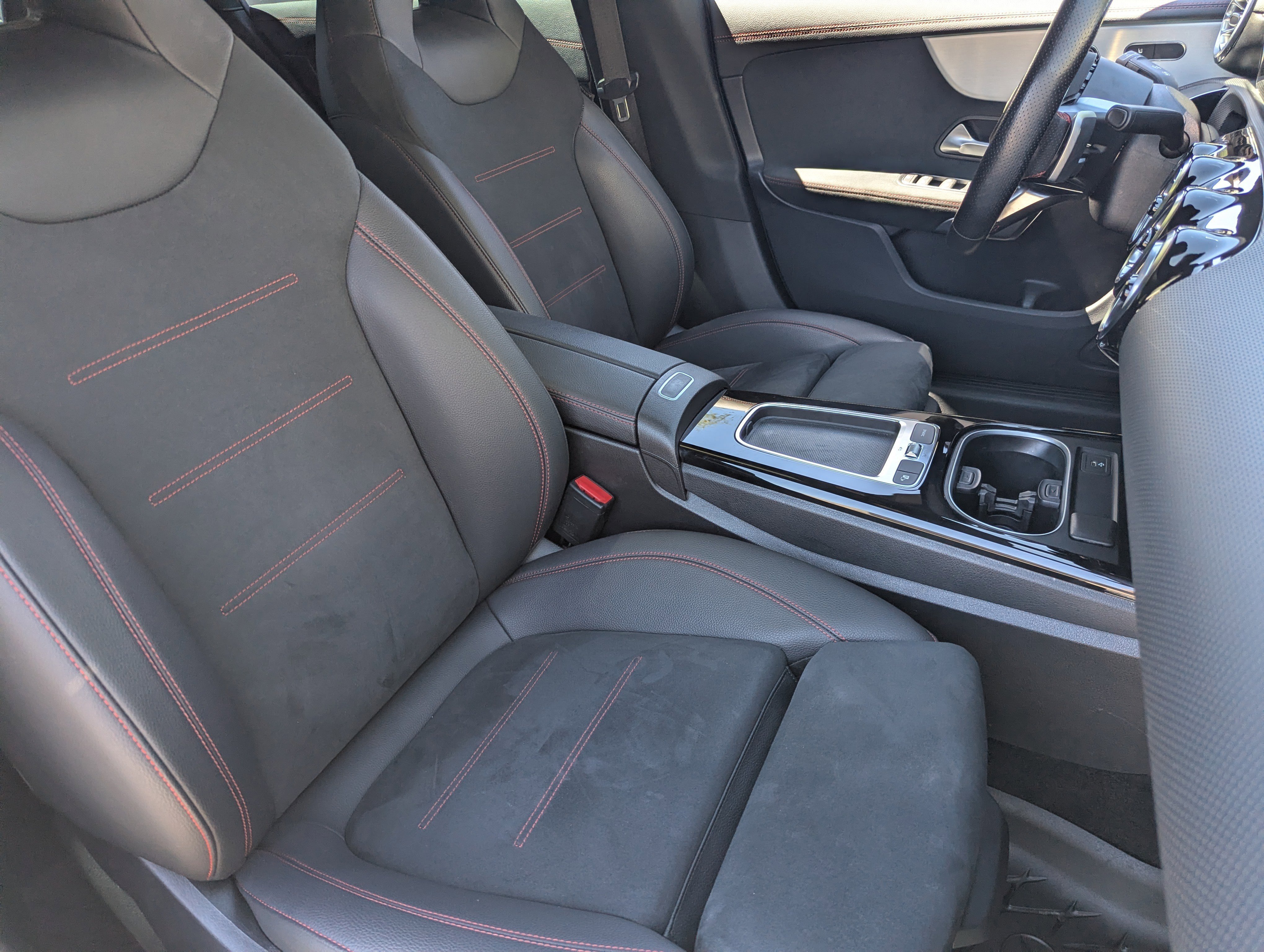 Used 2024 Mercedes-Benz CLA 250 4MATIC image 8