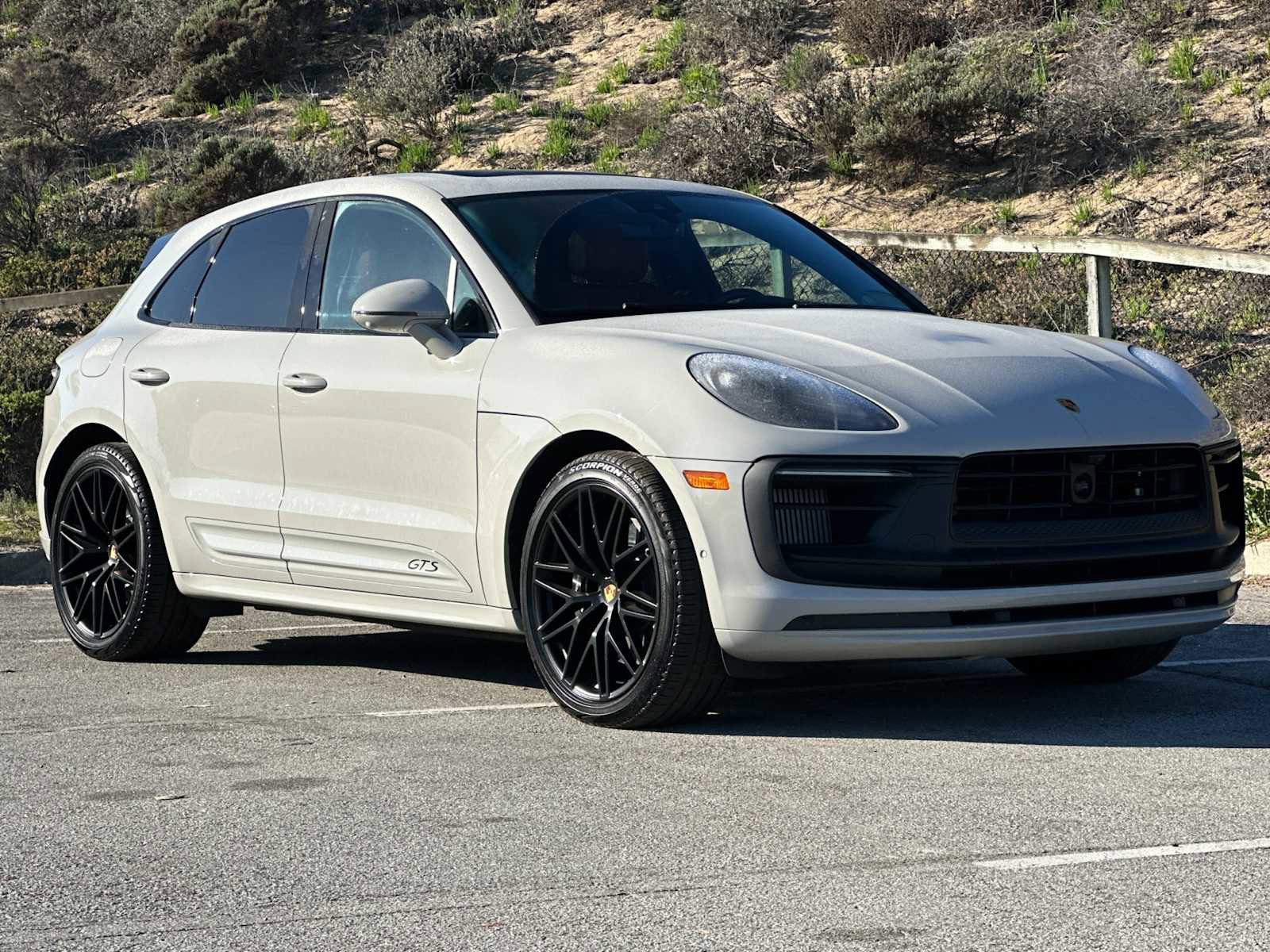 Certified 2025 Porsche Macan GTS image 10