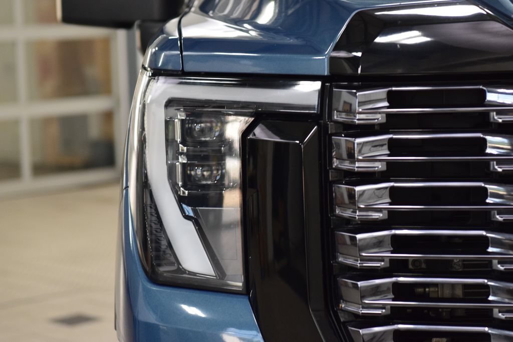 Used 2025 GMC Sierra 2500 Denali Ultimate AWD/4WD image 11