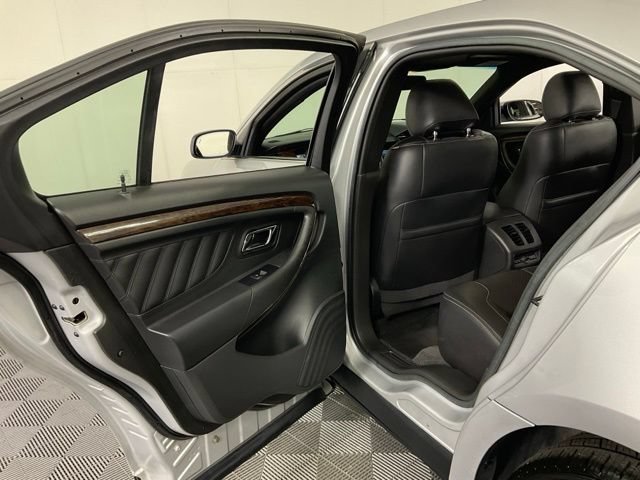 Used 2017 Ford Taurus Limited AWD/4WD image 28