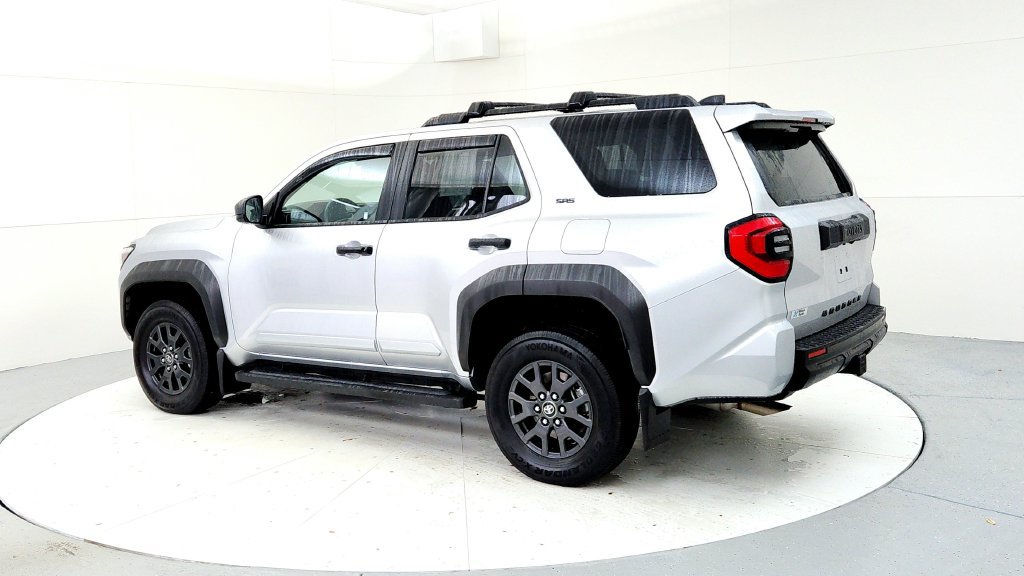 Certified 2025 Toyota 4Runner SR5 AWD/4WD image 4