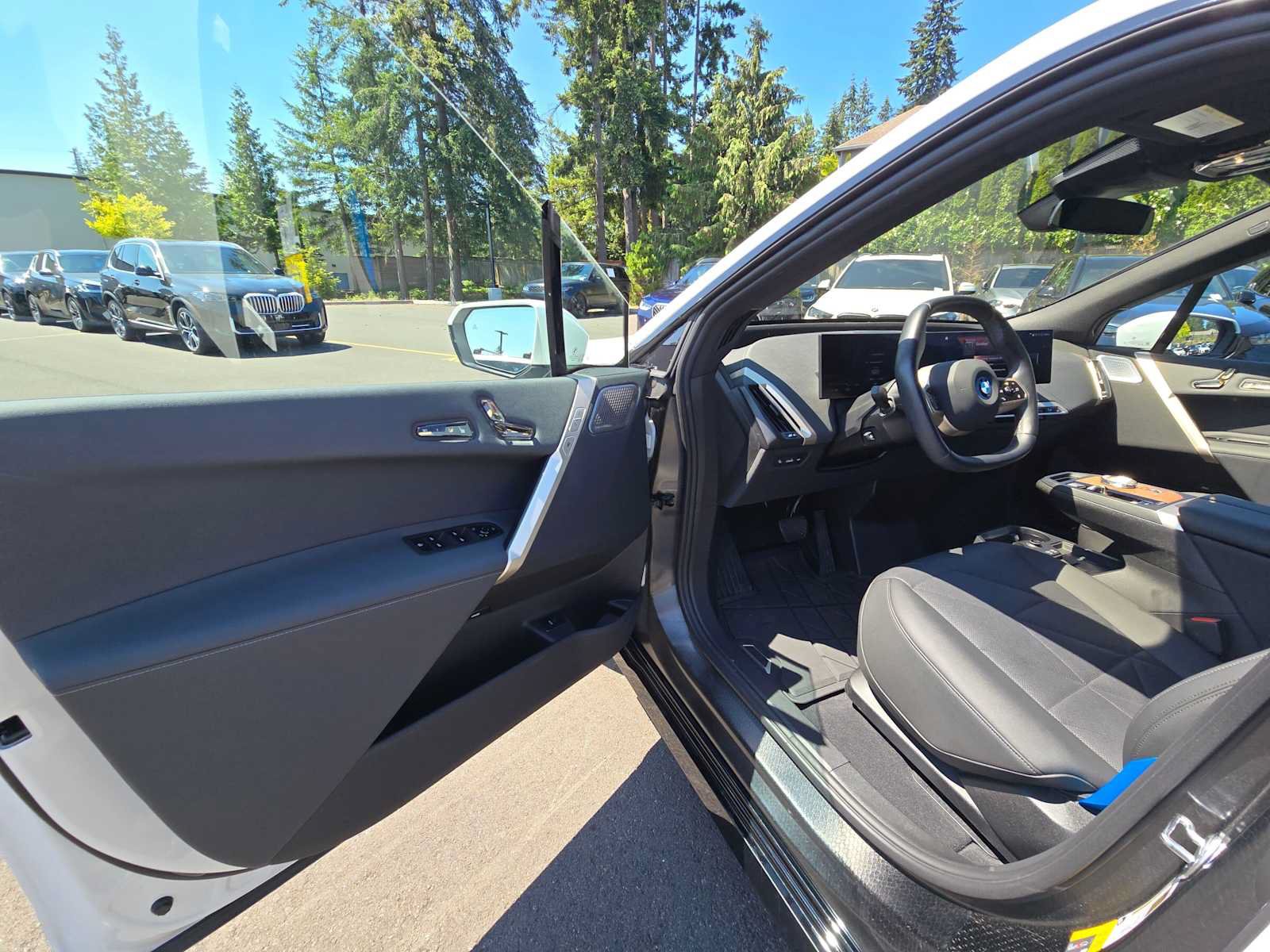 Used 2023 BMW iX M60 w/ Executive Package AWD/4WD image 20