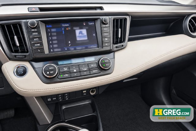 Used 2018 Toyota RAV4 Limited FWD image 14