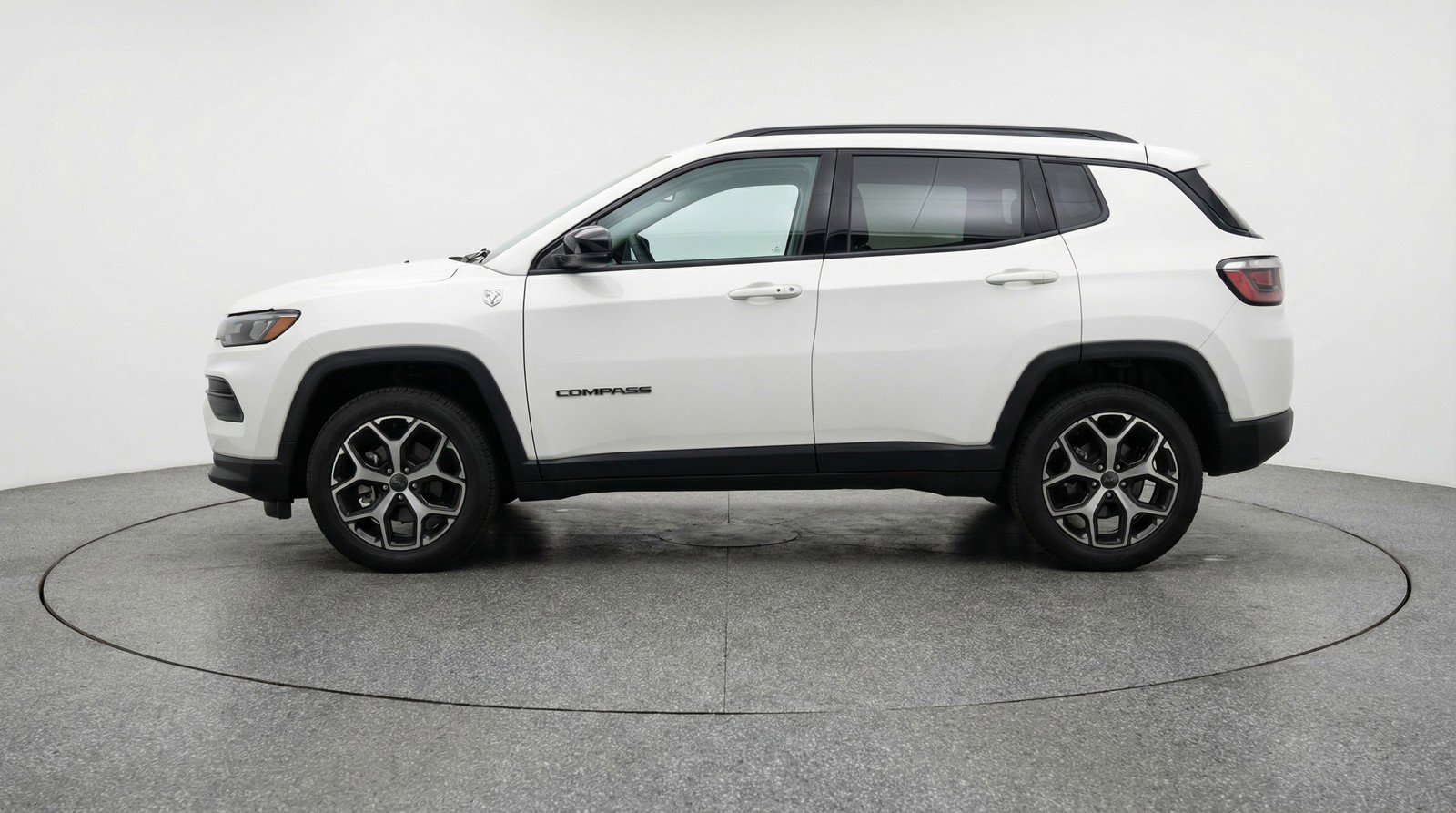 Used 2025 Jeep Compass Limited image 5
