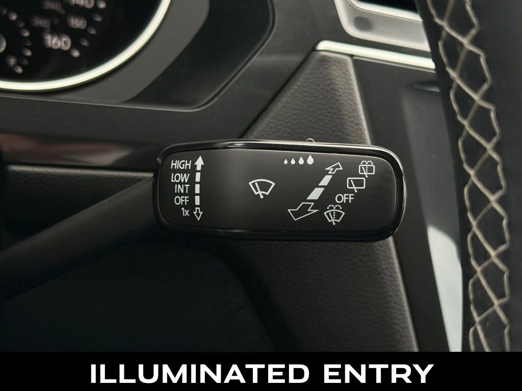 Used 2021 Volkswagen Tiguan SE image 24