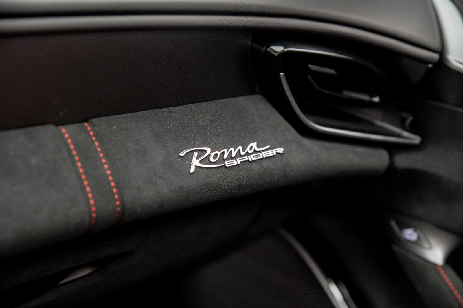 Used 2026 Ferrari Roma Spider RWD image 33