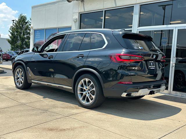 Used 2023 BMW X5 xDrive40i w/ Premium Package AWD/4WD image 6
