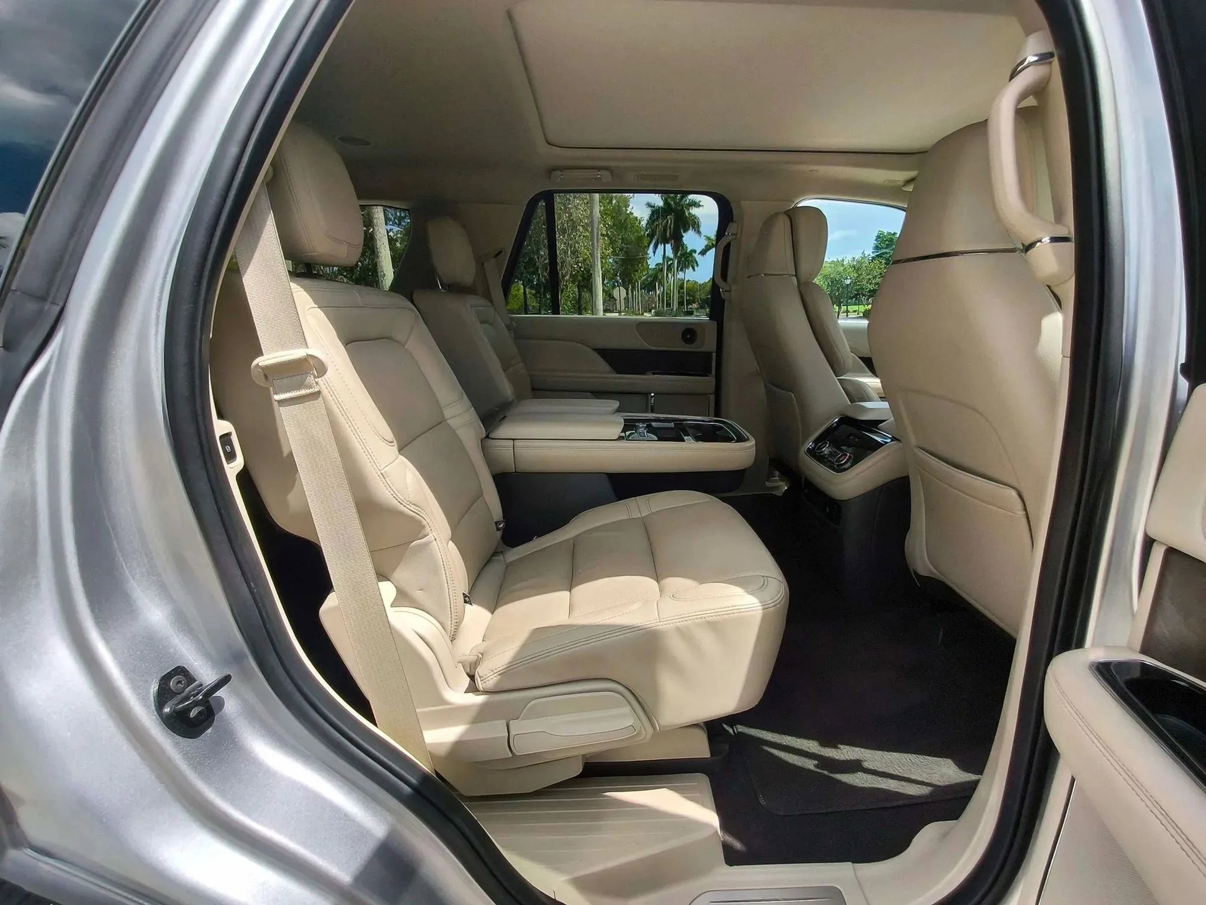 Used 2020 Lincoln Navigator Reserve w/ Equipment Group 201A Reserve RWD image 14