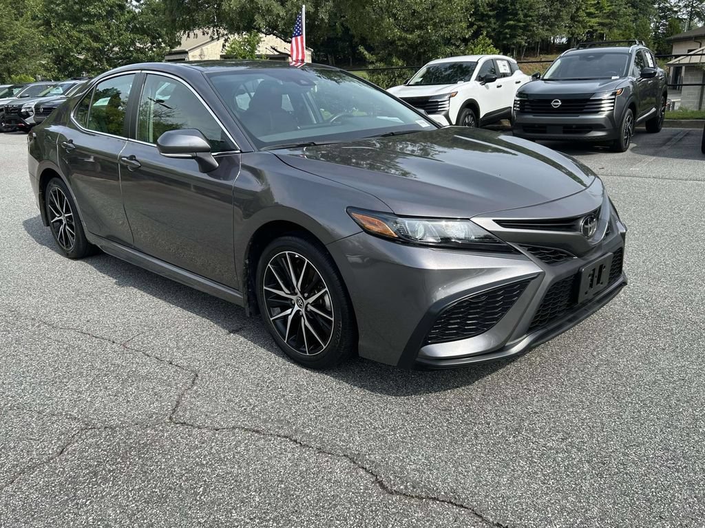 Used 2023 Toyota Camry SE FWD image 7