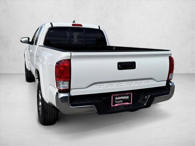 Used 2017 Toyota Tacoma SR5 w/ SR5 Appearance Package (SM) RWD image 5
