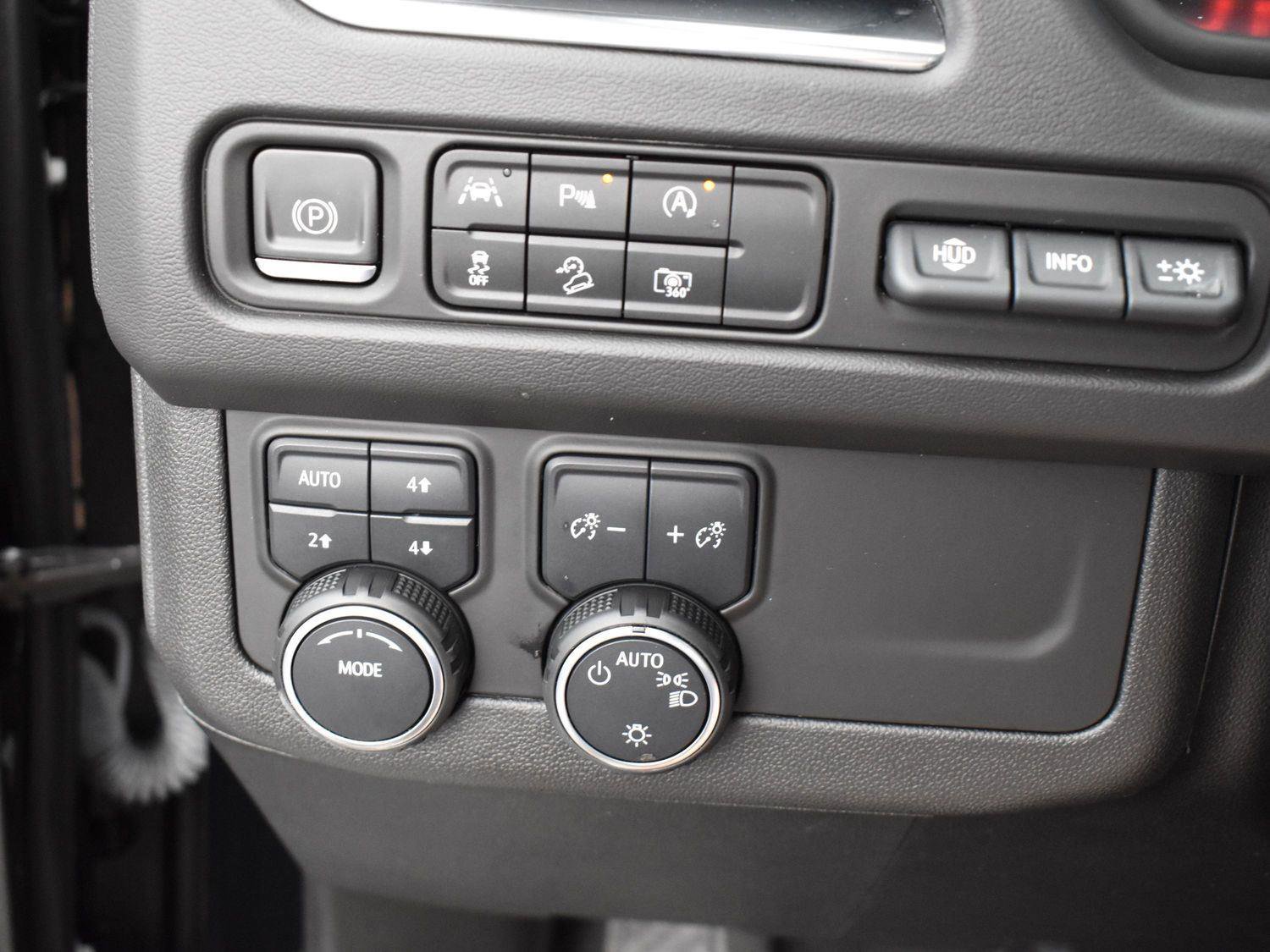 Used 2023 Chevrolet Tahoe High Country w/ Premium Package 2 image 23