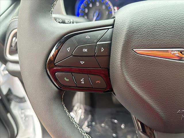 Used 2024 Chrysler Pacifica Touring-L w/ S Appearance Package FWD image 15