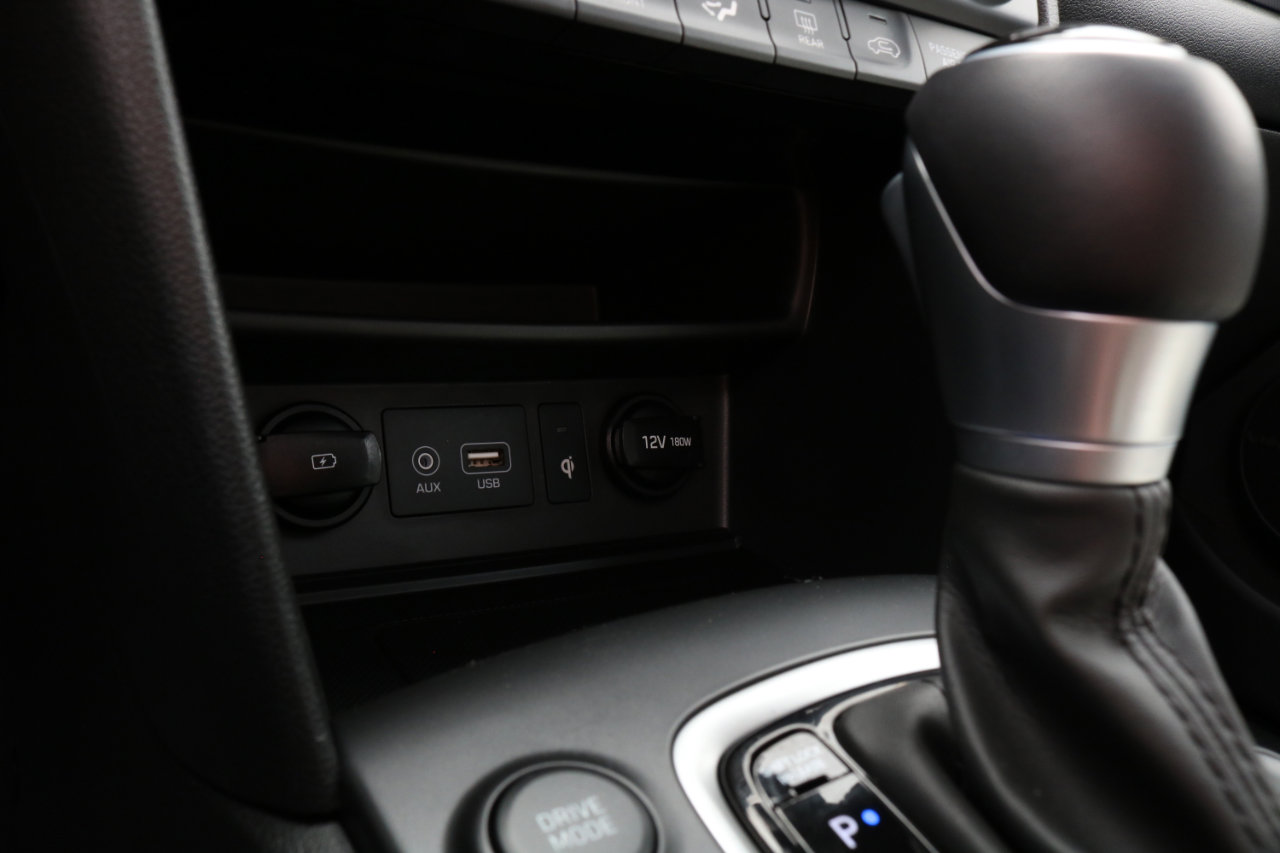 Used 2021 Hyundai Kona Limited w/ Winter Weather Package image 28