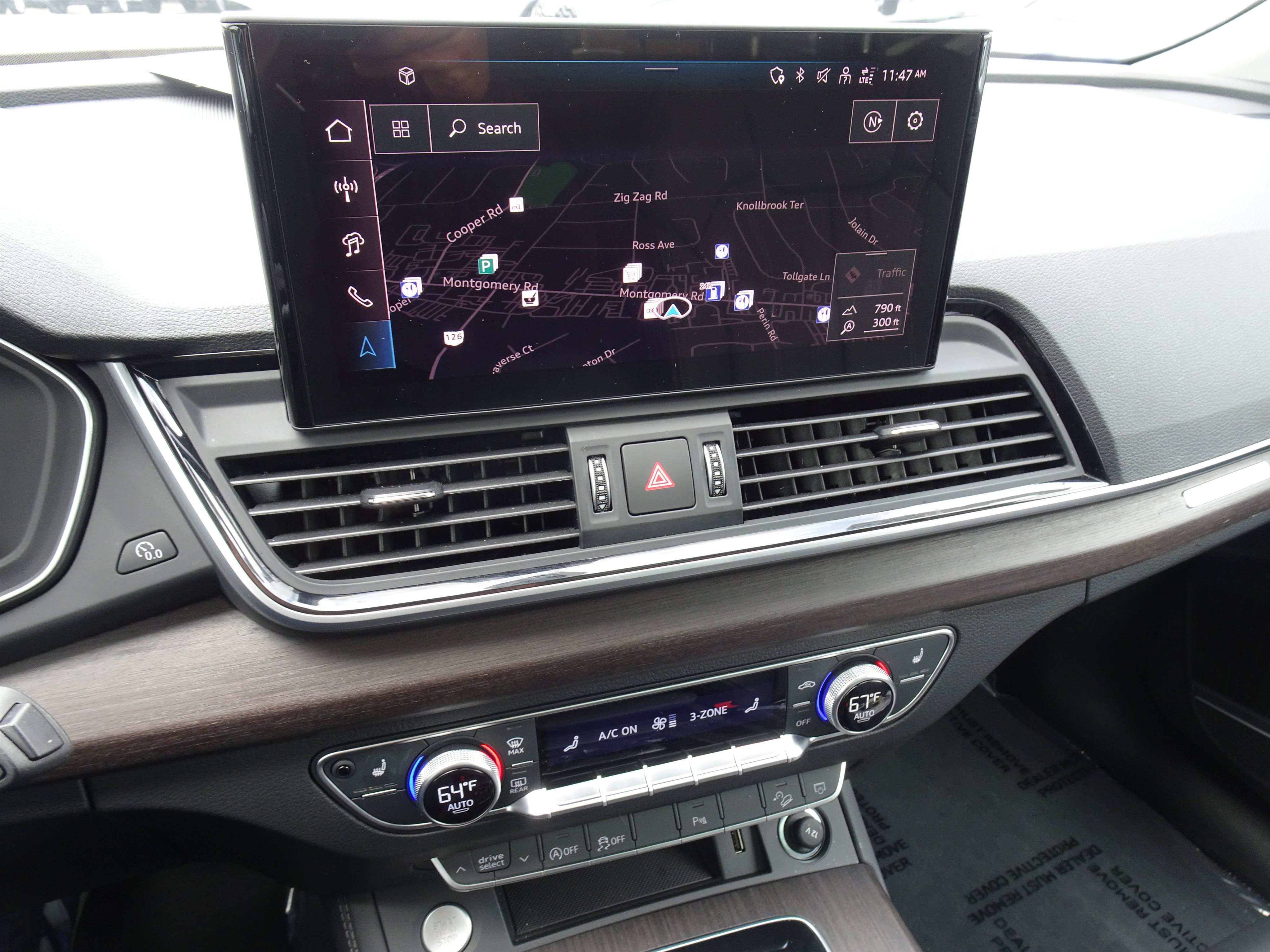 Certified 2025 Audi Q5 2.0T Premium Plus w/ Premium Plus Package AWD/4WD image 13
