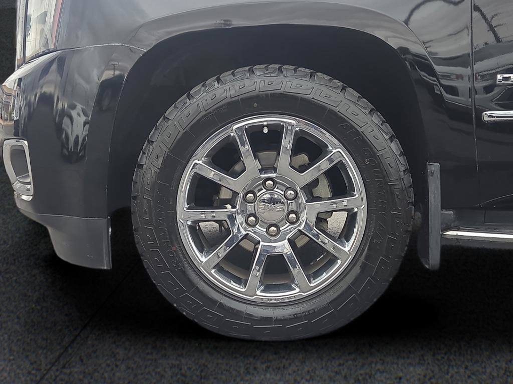 Used 2018 GMC Yukon Denali AWD/4WD image 8
