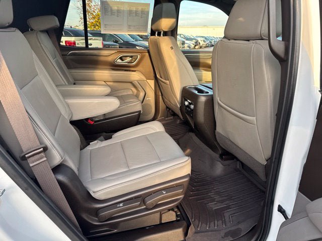 Used 2024 GMC Yukon SLT w/ SLT Premium Package AWD/4WD image 25