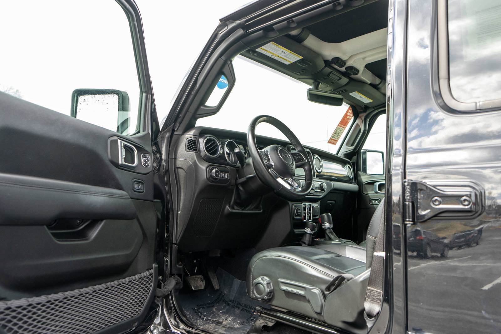 Used 2022 Jeep Wrangler Unlimited Sahara image 14