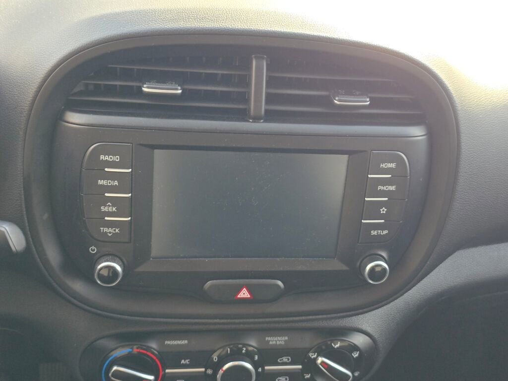 Used 2021 Kia Soul LX image 27