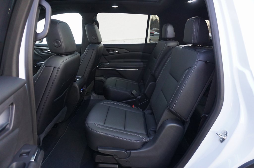 New 2026 Chevrolet Traverse LT w/ Sun and Wheel Package image 11