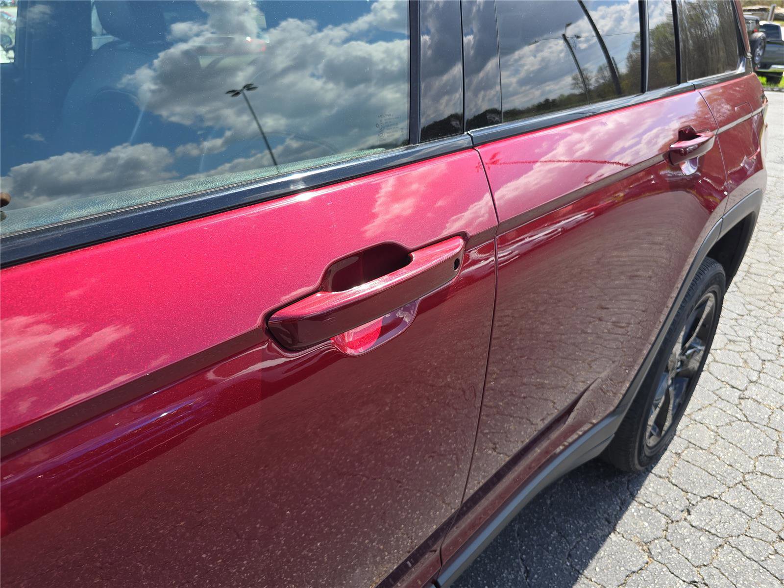 Used 2023 Jeep Grand Cherokee Altitude image 13