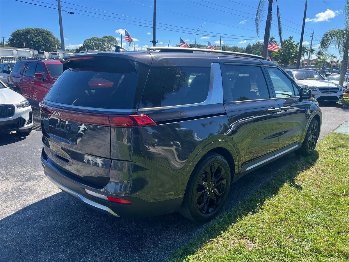 Used 2023 Kia Carnival SX Prestige FWD image 5