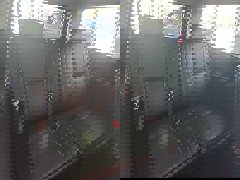 Used 2013 Chevrolet Suburban LTZ image 24