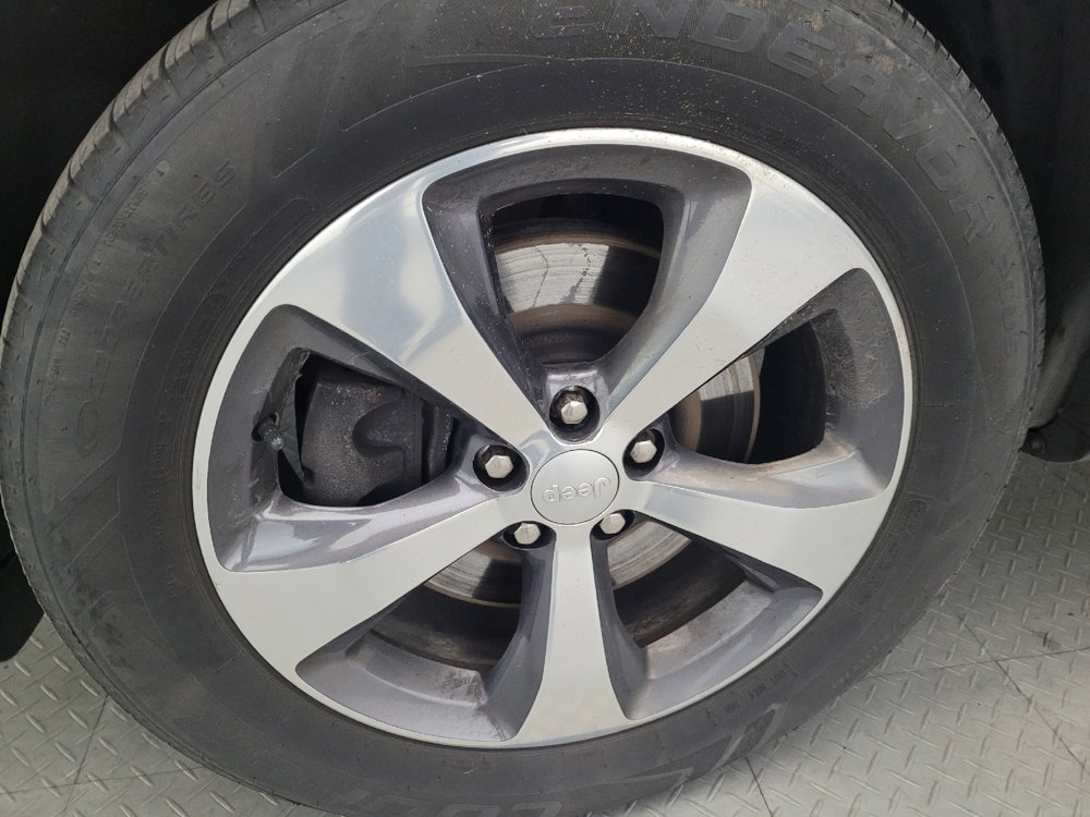 Used 2019 Jeep Cherokee Limited AWD/4WD image 31