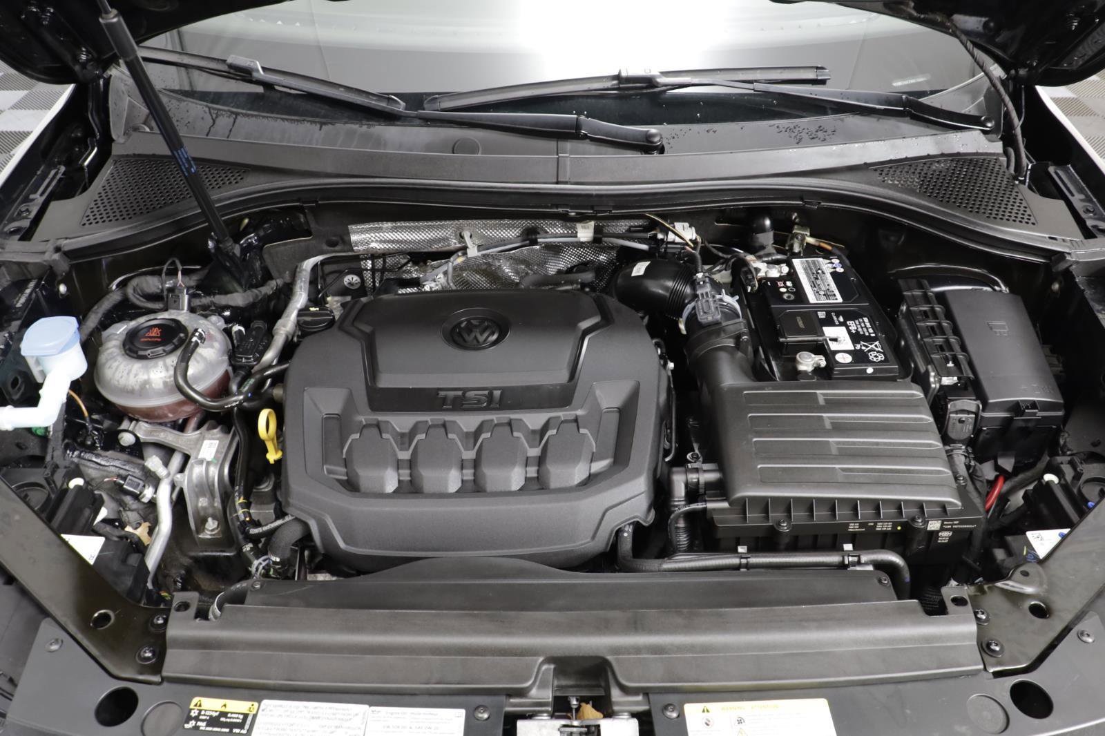 Used 2022 Volkswagen Tiguan SE R-Line image 23