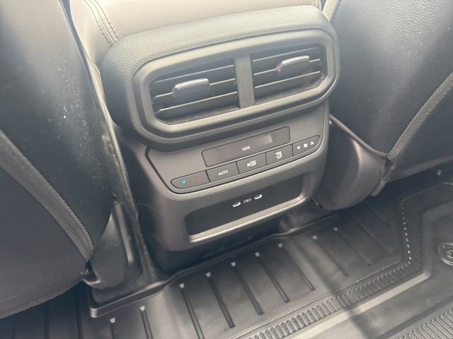 Used 2025 Honda Pilot Touring image 16