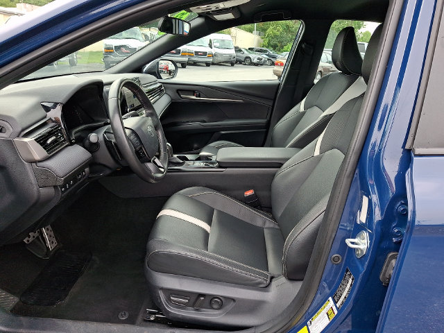 Used 2025 Toyota Camry SE FWD image 14
