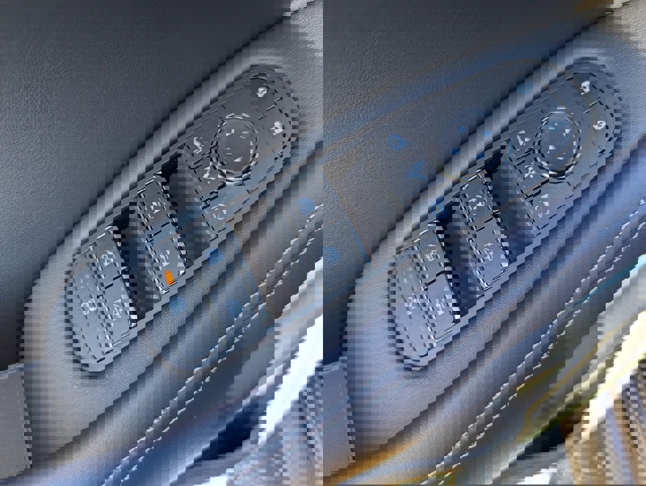 New 2026 INFINITI QX60 Sport image 15