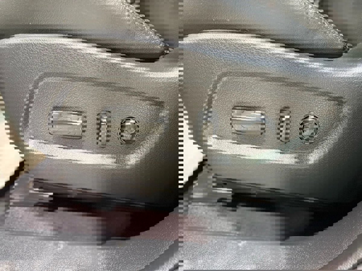 Used 2017 Hyundai Santa Fe SE w/ SE Ultimate Tech Package 03 image 18