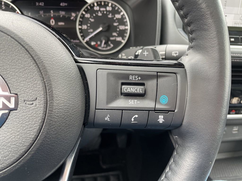 Used 2023 Nissan Rogue SL w/ SL Premium Package image 28