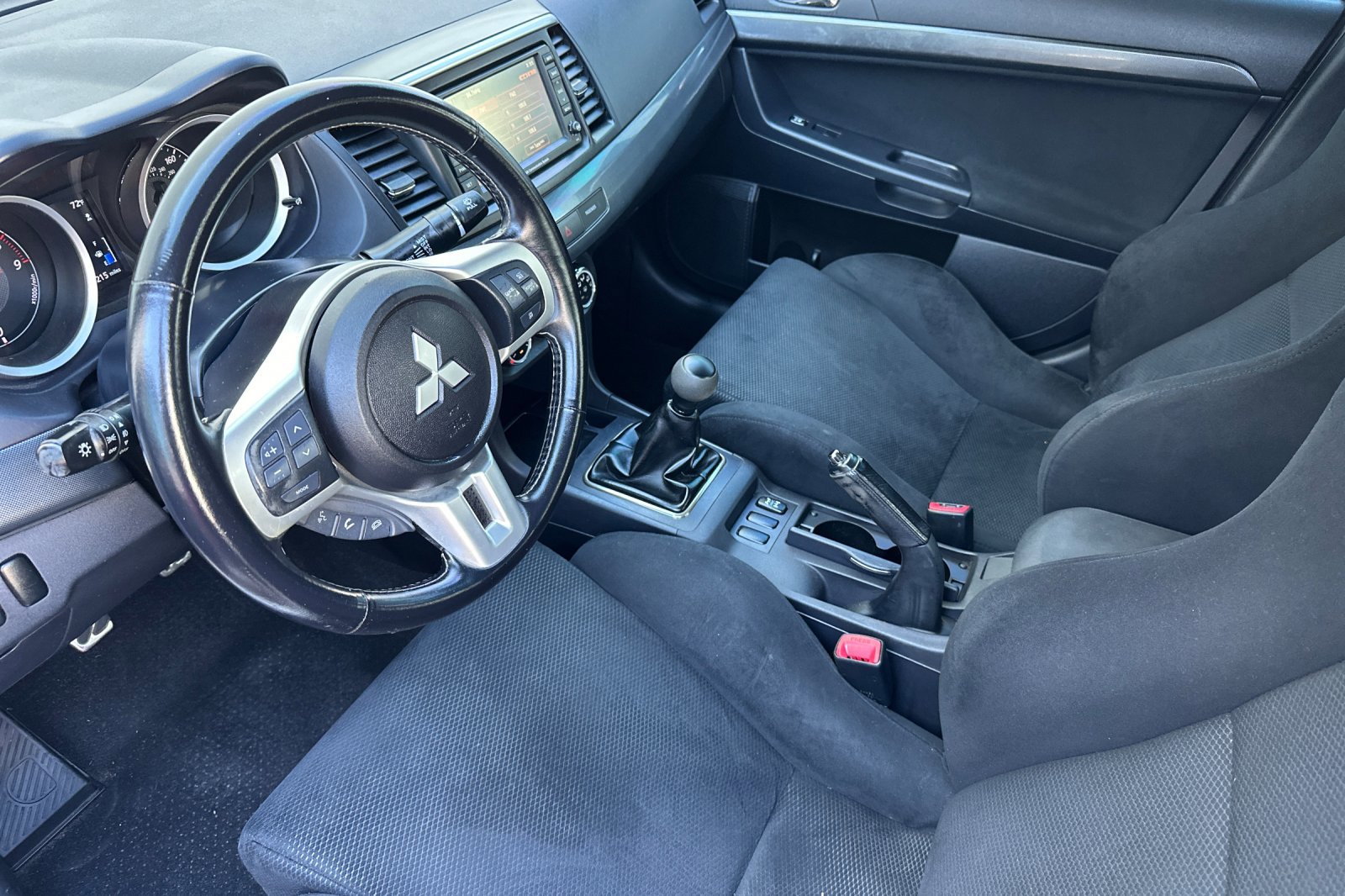 Used 2010 Mitsubishi Lancer Evolution GSR image 10