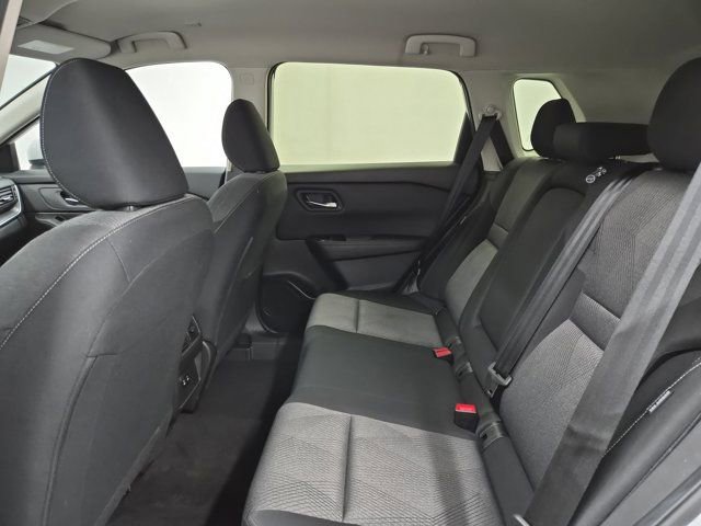 Used 2024 Nissan Rogue SV image 16