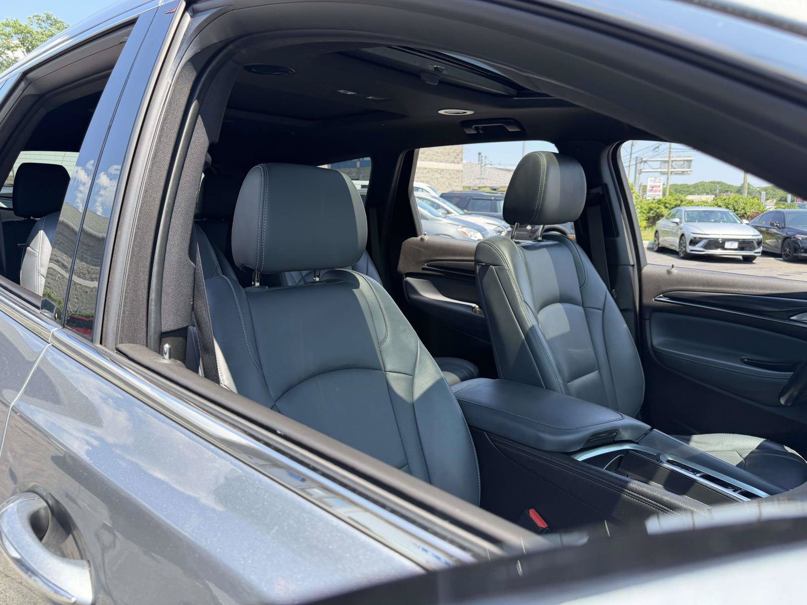 Used 2023 Buick Enclave Essence w/ Experience Buick Package AWD/4WD image 8