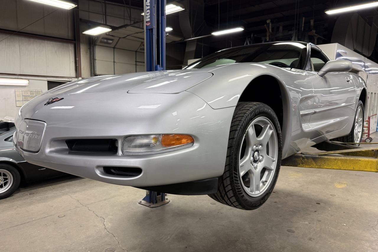Used 1997 Chevrolet Corvette Coupe w/ Memory Pkg RWD image 92