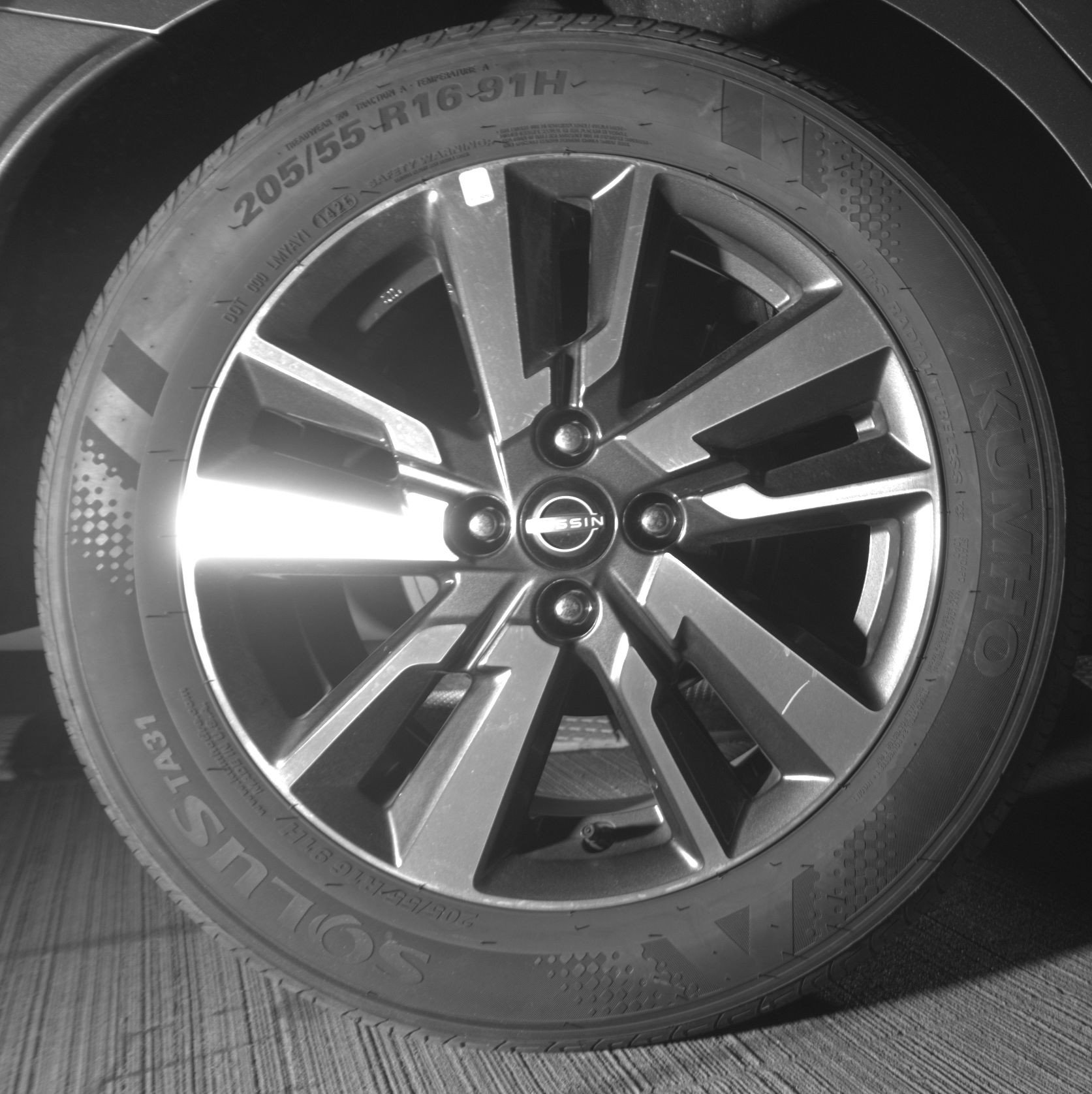 Used 2025 Nissan Versa SV image 15