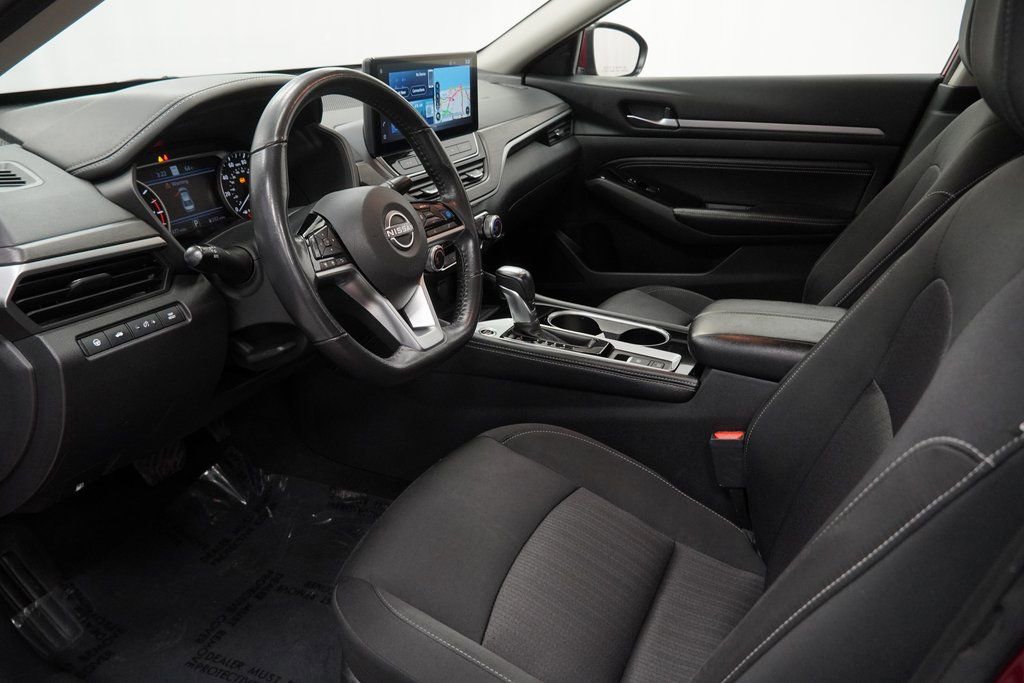 Used 2023 Nissan Altima 2.5 SV w/ SV Premium Package image 20
