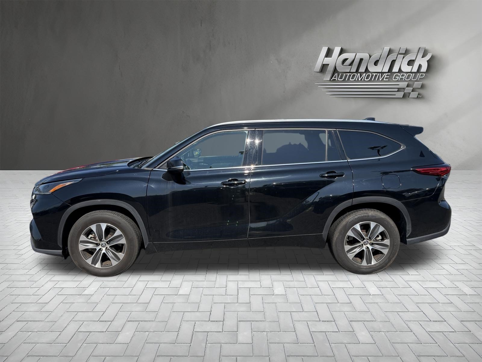 Used 2021 Toyota Highlander XLE FWD image 8