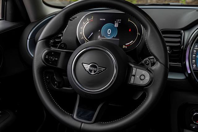 Used 2024 MINI Cooper Clubman S w/ Signature Upholstery Package image 12