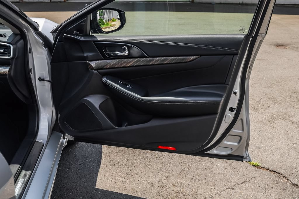 Used 2018 Nissan Maxima Platinum FWD image 15