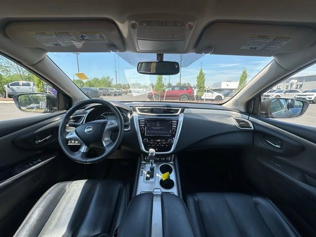 Used 2017 Nissan Murano Platinum image 2