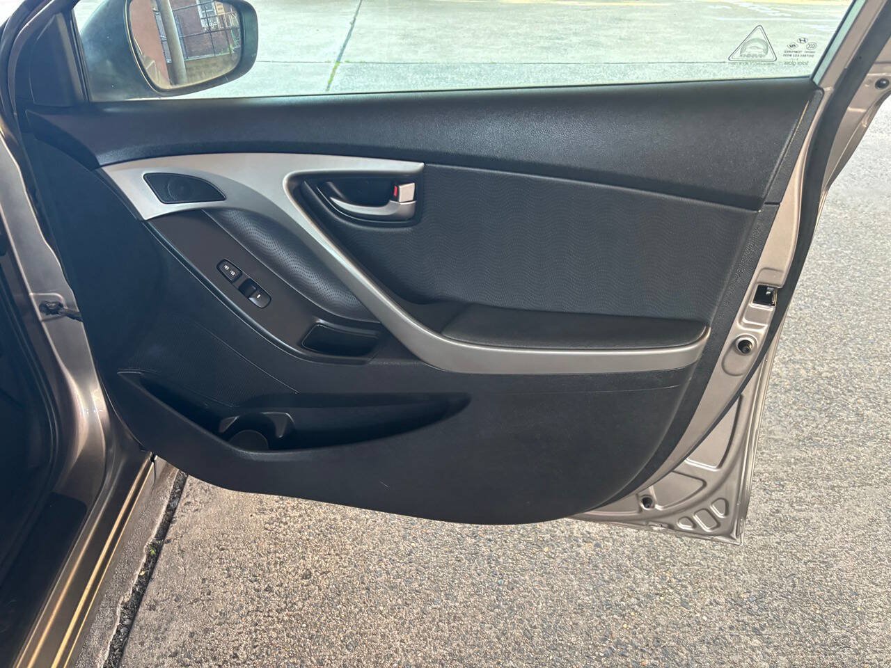 Used 2012 Hyundai Elantra Limited FWD image 21