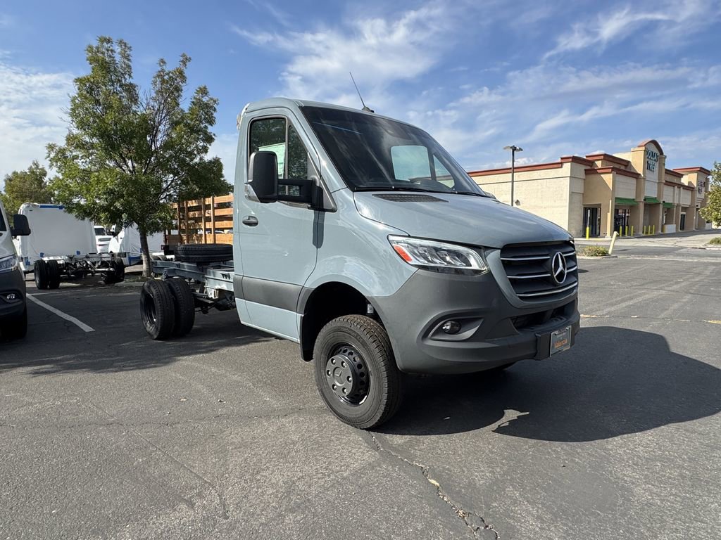 Used 2024 Mercedes-Benz Sprinter 3500 image 3