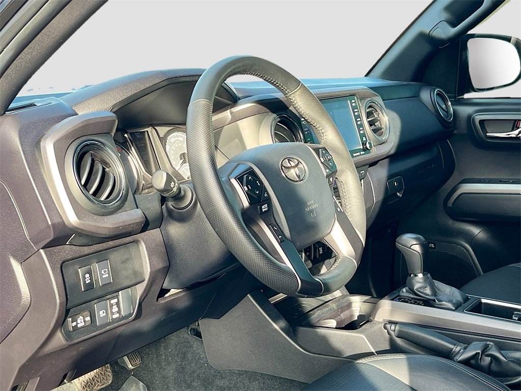 Used 2023 Toyota Tacoma TRD Sport image 9
