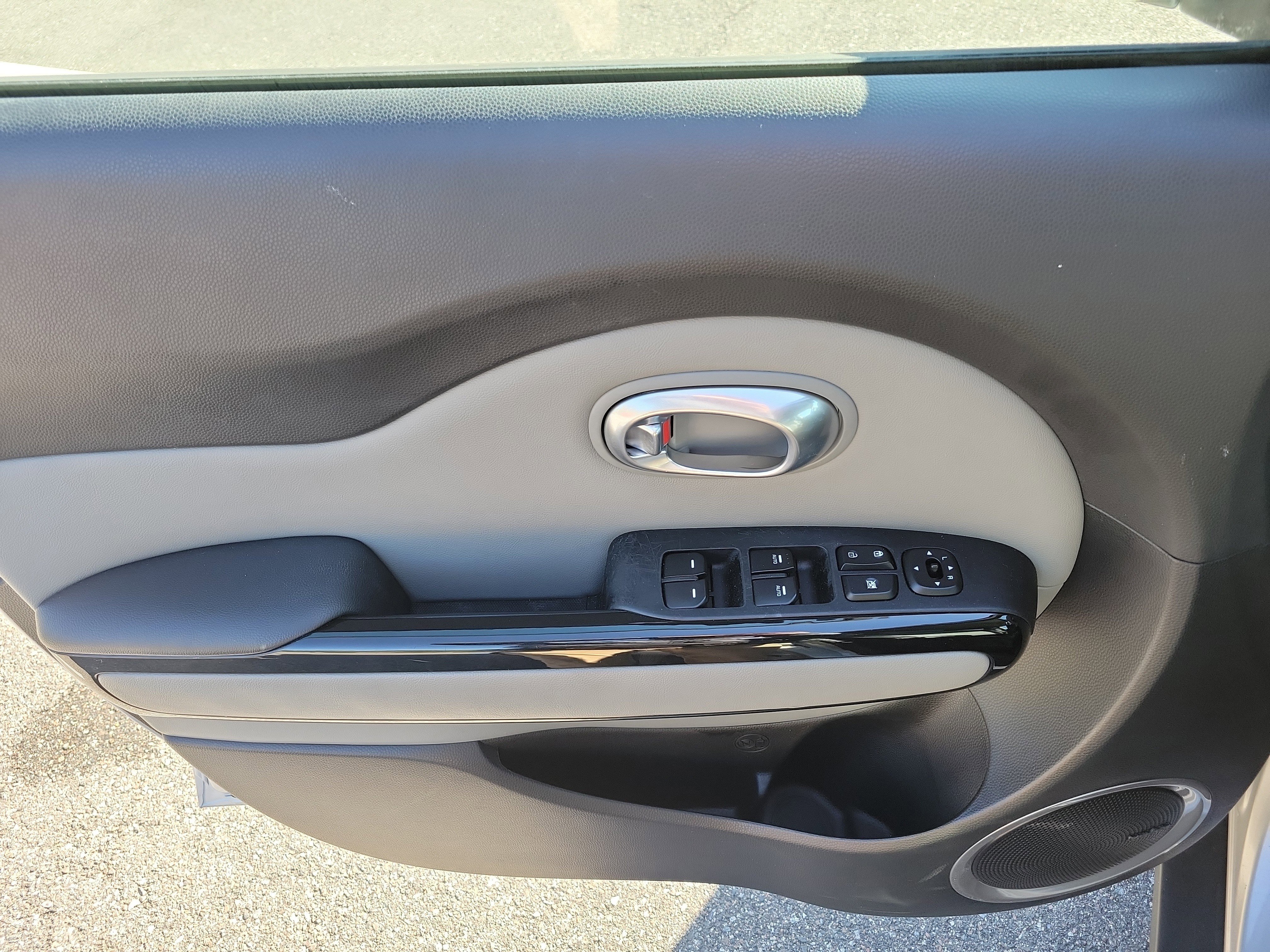 Used 2016 Kia Soul + w/ Primo Package image 20